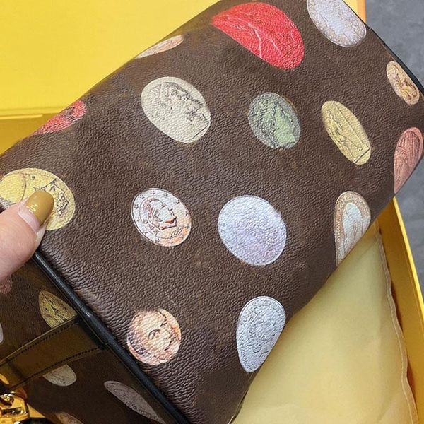 women pillow bags shoulder bag handbags purse removable strap 25cm letter pattern handle zipper closure
women pillow bags shoulder bag handbags purse removable strap 25cm letter pattern handle zipper closure
