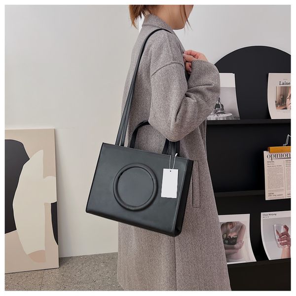 shoulder bags for women handbag with brand leather designer handbags tote moda para mujer hombro popular pu zipper purses messenger vintage
shoulder bags for women handbag with brand leather designer handbags tote moda para mujer hombro popular pu zipper purses messenger vintage