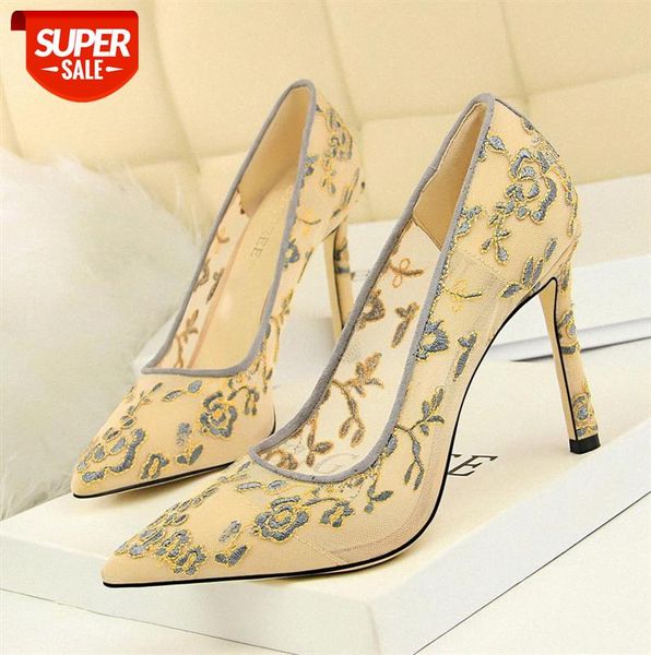 1689-1 european and american style fashion banquet women's shoes, wedding stiletto high heels, shallow mouth pointed flower mesh lace #
1689-1 european and american style fashion banquet women's shoes, wedding stiletto high heels, shallow mouth pointed flower mesh lace #