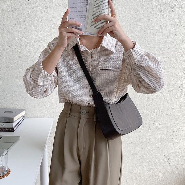 evening bags ladies single shoulder messenger bag fashion solid color small square stereotyped personality pu lizard pattern underarm
evening bags ladies single shoulder messenger bag fashion solid color small square stereotyped personality pu lizard pattern underarm