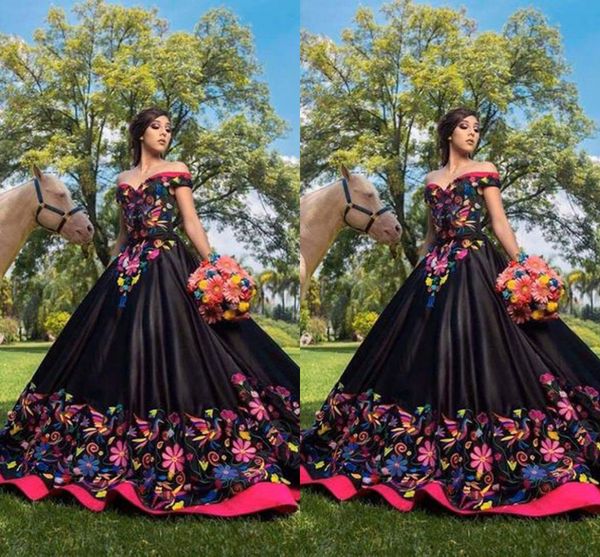 2022 black fuchsia mexican quinceanera dresses off the shoulder vintage embroidered corset back sweet 15 girls 16 dress prom ball gowns, Blue;red
2022 black fuchsia mexican quinceanera dresses off the shoulder vintage embroidered corset back sweet 15 girls 16 dress prom ball gowns, Blue;red