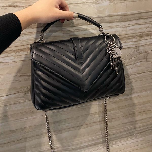 bag women messenger bags postman's hand plain genuine leather hasp hardware letter stone chain purse
bag women messenger bags postman's hand plain genuine leather hasp hardware letter stone chain purse