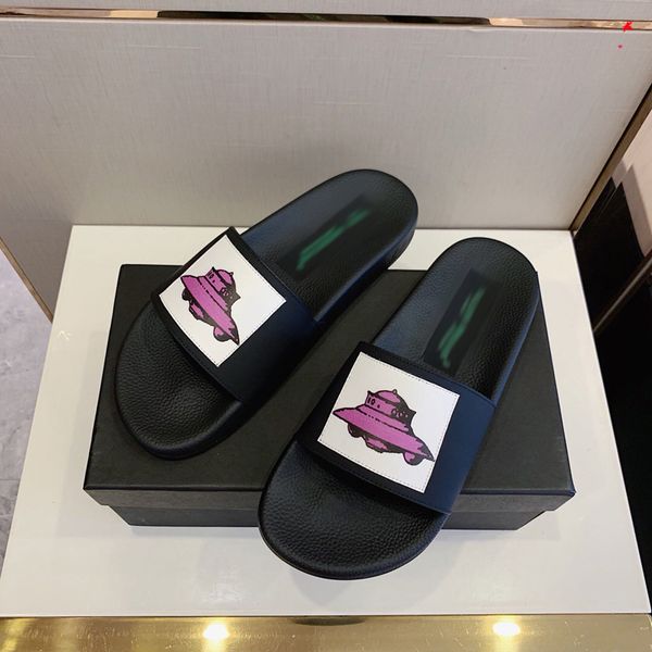 2021 slipper designer slide summer sandals fashion men beach indoor flat flip flops leather luxurys shoes mens slippers with box size 39-45, Black
2021 slipper designer slide summer sandals fashion men beach indoor flat flip flops leather luxurys shoes mens slippers with box size 39-45, Black