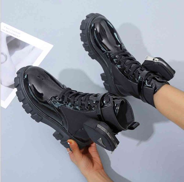 black punk single platform motorcycle martin laarzen laugh up fat hook gesp zak designer shoes women
black punk single platform motorcycle martin laarzen laugh up fat hook gesp zak designer shoes women