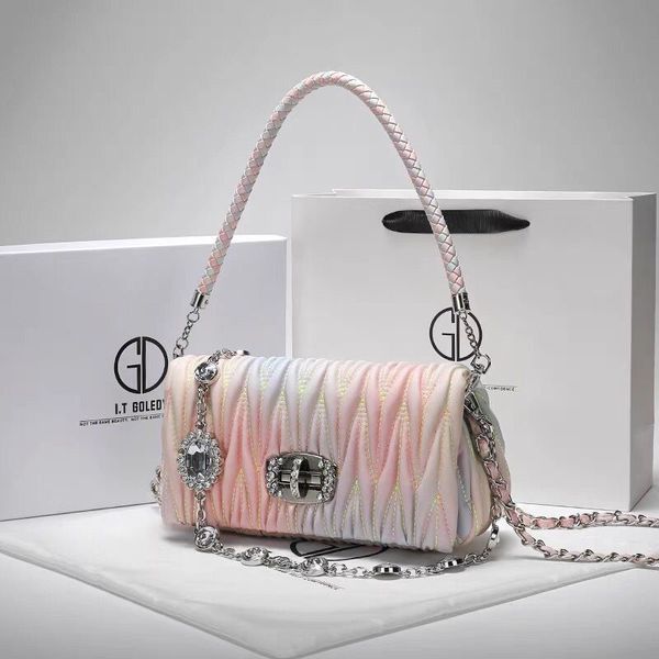 white bag female high-end fold bag 2021 new diamond chain shoulder messenger armpit fairy
white bag female high-end fold bag 2021 new diamond chain shoulder messenger armpit fairy