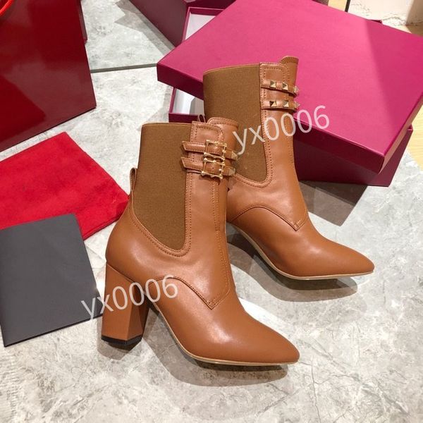 2022 leather boots rois booties removable nylon pouch grils thick sole derby zipper mini bag knee high boot gear chunky heel prad hltn08, Black
2022 leather boots rois booties removable nylon pouch grils thick sole derby zipper mini bag knee high boot gear chunky heel prad hltn08, Black