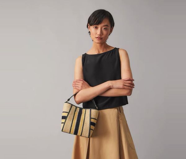wholesale luxurys designers bags senior feeling basket luxury handbag totes stripe style large capacity fashion bag
wholesale luxurys designers bags senior feeling basket luxury handbag totes stripe style large capacity fashion bag