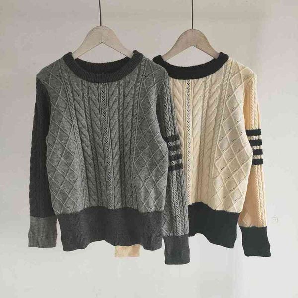 2022 factory wholesale new college style autumn and winter women's wear round neck cashmere cuff stripe long sleeve knitted fir slim fi, White;black
2022 factory wholesale new college style autumn and winter women's wear round neck cashmere cuff stripe long sleeve knitted fir slim fi, White;black