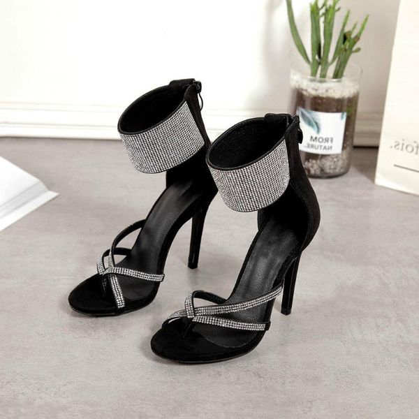 2021 summer pointed toe heel elegant zipper crystal ankle retro black women's sandals large size
2021 summer pointed toe heel elegant zipper crystal ankle retro black women's sandals large size