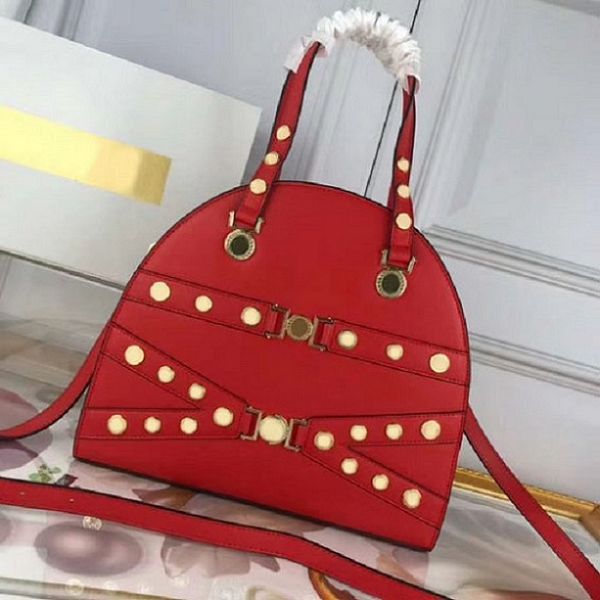 2021 new fashion women's temperament handbag fashion bowling bag real leather handbag hardware, complete package
2021 new fashion women's temperament handbag fashion bowling bag real leather handbag hardware, complete package