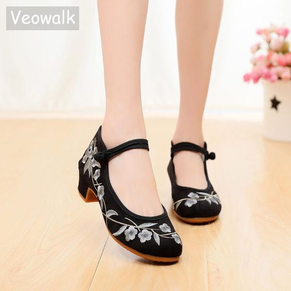dress shoes veowalk vintage flowers embroidered women denim studded heel instep buckles canvas pumps for ladies old beijing, Black
dress shoes veowalk vintage flowers embroidered women denim studded heel instep buckles canvas pumps for ladies old beijing, Black