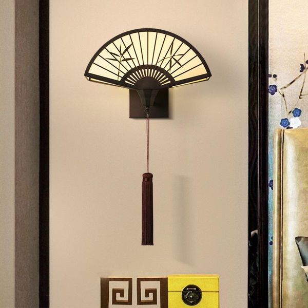 wall lamp chinese corridor living room tv background bedroom bedside imitation classical fan-shaped led light fixture
wall lamp chinese corridor living room tv background bedroom bedside imitation classical fan-shaped led light fixture