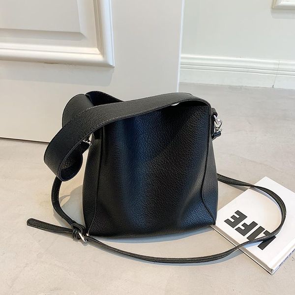 evening bags designer solid color for women shoulder bag brand handbag luxury pu leather crossbody fashion basket bucket female purse
evening bags designer solid color for women shoulder bag brand handbag luxury pu leather crossbody fashion basket bucket female purse