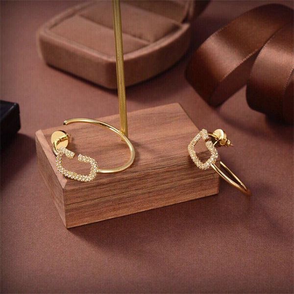 2022 women luxury earring designer stud earrings fashion diamond eardrop classic woman letter ear studs jewelry golden dangler, Golden;silver
2022 women luxury earring designer stud earrings fashion diamond eardrop classic woman letter ear studs jewelry golden dangler, Golden;silver