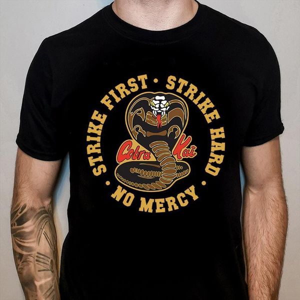 cobra kai strike hard first men no mercy short sleeve camiseta oversiezed, White;black
cobra kai strike hard first men no mercy short sleeve camiseta oversiezed, White;black