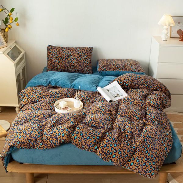 bedding sets king size winter beding set fleece comfortable duvet cover bedlinen pillowcaser classical leopard grid bedclothes home textile
bedding sets king size winter beding set fleece comfortable duvet cover bedlinen pillowcaser classical leopard grid bedclothes home textile