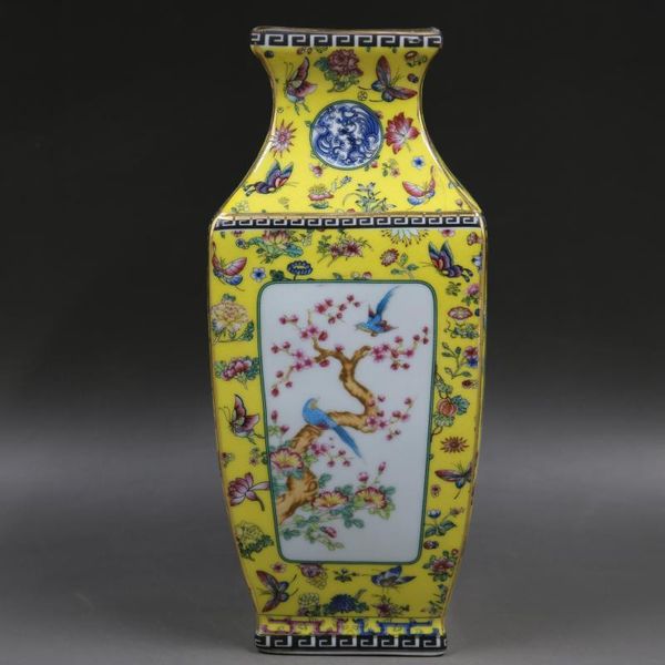 vases qing dynasty qianlong year mark enamel flower and bird square vase antique porcelain ancient collection
vases qing dynasty qianlong year mark enamel flower and bird square vase antique porcelain ancient collection