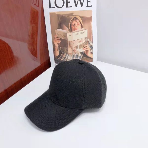 fashion luxury designers baseball cap autumn winter hat wool hat warm simple casual couplehats for men and women 4 colors optional good, Blue;gray
fashion luxury designers baseball cap autumn winter hat wool hat warm simple casual couplehats for men and women 4 colors optional good, Blue;gray
