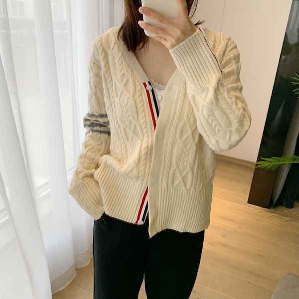 good morning 2020 exotic cotton temperament commuter v-neck backing cardigan long sleeve twist knitted sweater women, White
good morning 2020 exotic cotton temperament commuter v-neck backing cardigan long sleeve twist knitted sweater women, White