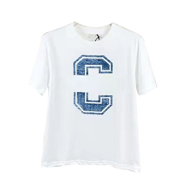 the new c-print women's short sleeved t-shirt of family 2022 is made cotton, light and delicate material, White
the new c-print women's short sleeved t-shirt of family 2022 is made cotton, light and delicate material, White