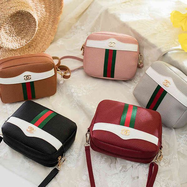 handbag ladies bags2021 trend fashion contrast color single shoulder messenger women's, Black;red
handbag ladies bags2021 trend fashion contrast color single shoulder messenger women's, Black;red