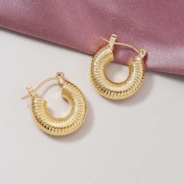 simple exquisite metal gold thread texture geometric ear buckle hoop earring for women fashion jewelry gifts & huggie, Golden;silver
simple exquisite metal gold thread texture geometric ear buckle hoop earring for women fashion jewelry gifts & huggie, Golden;silver