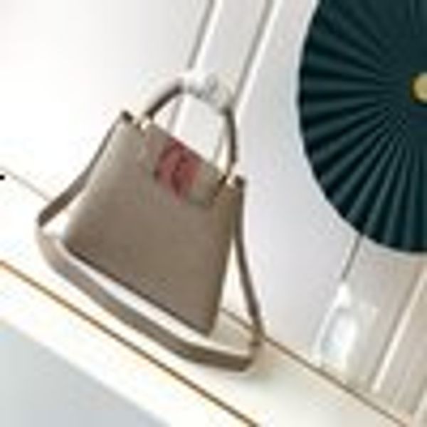 libobo6_1 07om m94221 m42253 backpacks handbags iconic handles shoulder bags totes cross body bag clutches evening oxidized leather, Red;black
libobo6_1 07om m94221 m42253 backpacks handbags iconic handles shoulder bags totes cross body bag clutches evening oxidized leather, Red;black