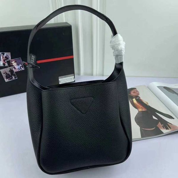 hanghhangbag luxury designer fashion hand handbag handbags backpack wallet purse shoulder crossbody tote bags mini bag vegetable basket x53a
hanghhangbag luxury designer fashion hand handbag handbags backpack wallet purse shoulder crossbody tote bags mini bag vegetable basket x53a