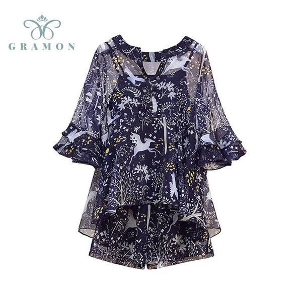 women's tracksuits 2021 summer women chiffon 3 pieces set semi-sheer print blouse + suspender vest and high waist shorts plus size stre, Gray
women's tracksuits 2021 summer women chiffon 3 pieces set semi-sheer print blouse + suspender vest and high waist shorts plus size stre, Gray
