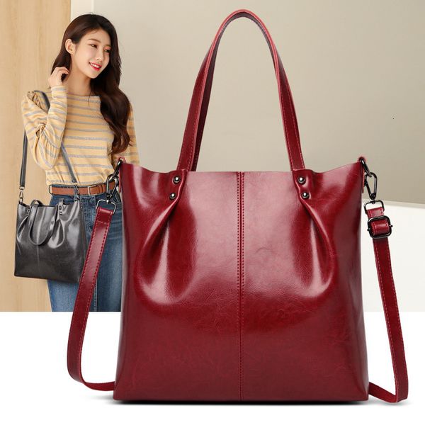 evening bag 2021 large capacity leather handbag korean version simple leisure middle aged mother's
evening bag 2021 large capacity leather handbag korean version simple leisure middle aged mother's