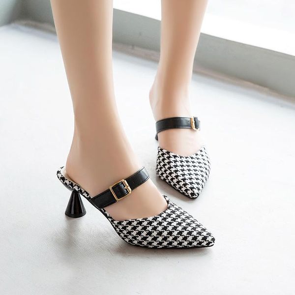 slippers women's summer outdoor color matching non-slip check pattern simple wild daily shopping party shoes u30-07, Black
slippers women's summer outdoor color matching non-slip check pattern simple wild daily shopping party shoes u30-07, Black