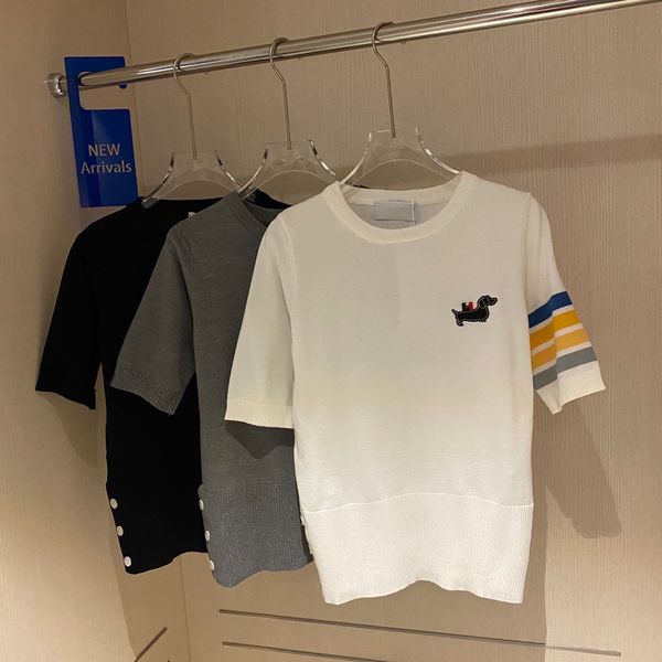 21 early autumn tide brand four bar cartoon dog embroidery knit round neck slim women's t-shirt soft and comfortable fabric, White;black
21 early autumn tide brand four bar cartoon dog embroidery knit round neck slim women's t-shirt soft and comfortable fabric, White;black