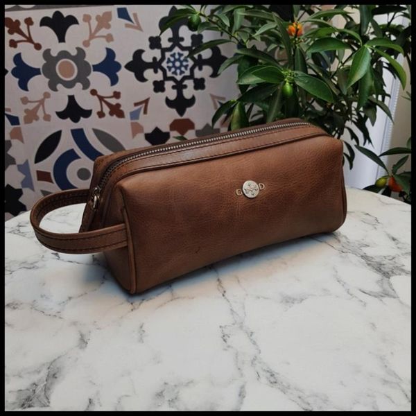 cosmetic organizer 100% genuine leather storage bag bathroom shaving dopp kit portable mens travel toiletry gift bags & cases
cosmetic organizer 100% genuine leather storage bag bathroom shaving dopp kit portable mens travel toiletry gift bags & cases
