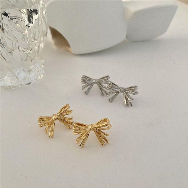 dangle & chandelier 2021 trendy korea geometric metal bow stud earrings simple alloy texture small earring women girls lovely jewelry, Silver
dangle & chandelier 2021 trendy korea geometric metal bow stud earrings simple alloy texture small earring women girls lovely jewelry, Silver