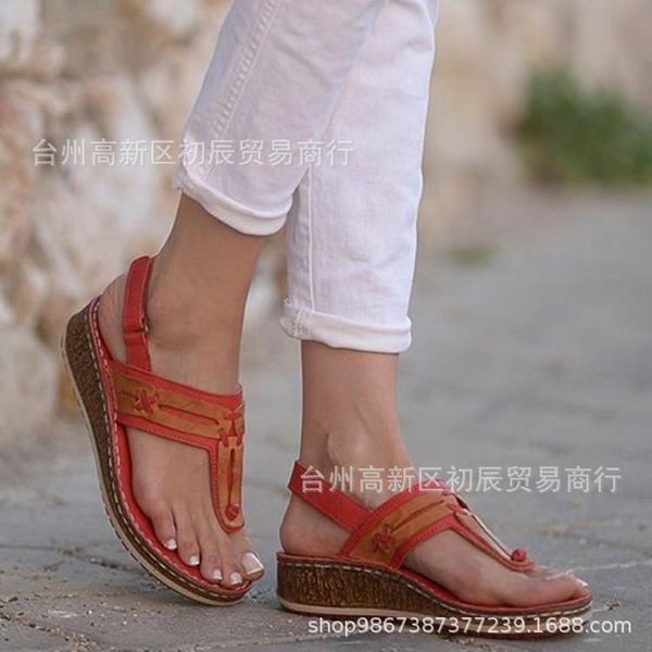 cross border summer 2021 european and american fashion big button flat bottom sandwich toe beach sandals, Black
cross border summer 2021 european and american fashion big button flat bottom sandwich toe beach sandals, Black