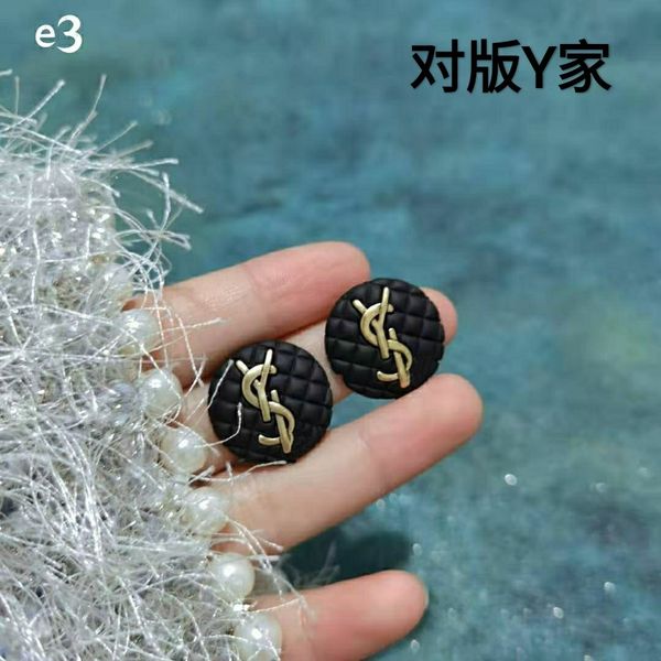 y family high version letter earrings golden classic poplar forest femininity celebrity fashion mother trend
y family high version letter earrings golden classic poplar forest femininity celebrity fashion mother trend