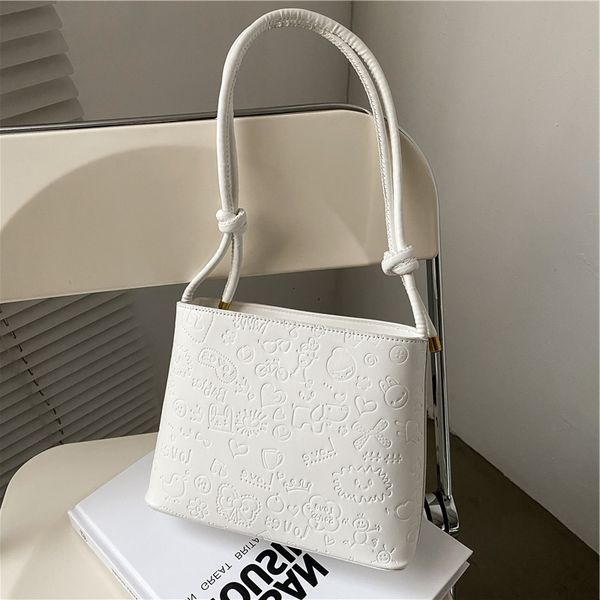 high sense versatile bucket bag new fashion foreign style women's one shoulder hand texture popular messenger
high sense versatile bucket bag new fashion foreign style women's one shoulder hand texture popular messenger