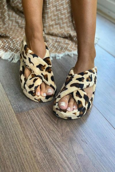 slippers women's puff winter house slippers, plush comfortable, stylish, soft furry, Black
slippers women's puff winter house slippers, plush comfortable, stylish, soft furry, Black