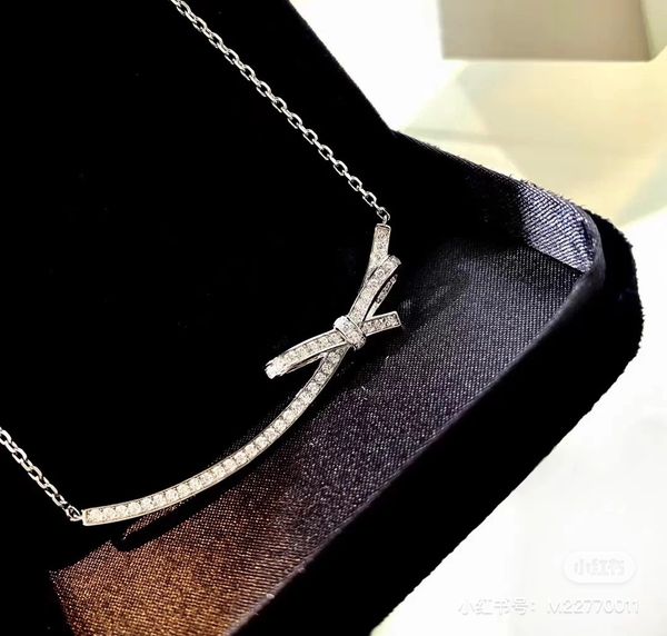 net red with pure silver s925 small fragrance bow necklace smile platinum full diamond clavicle chain light luxury temperament woman
net red with pure silver s925 small fragrance bow necklace smile platinum full diamond clavicle chain light luxury temperament woman