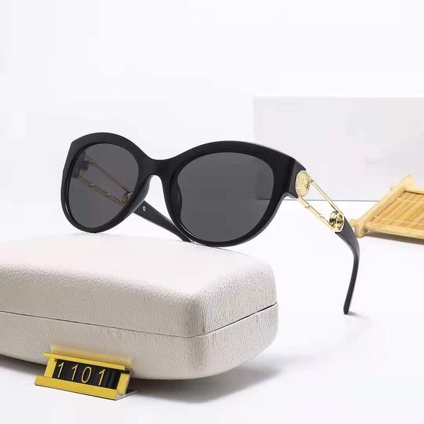 2021 new sale classic pilot classic letter frame woman's sunglasses eyewear metal glass lenses with box or no, White;black
2021 new sale classic pilot classic letter frame woman's sunglasses eyewear metal glass lenses with box or no, White;black