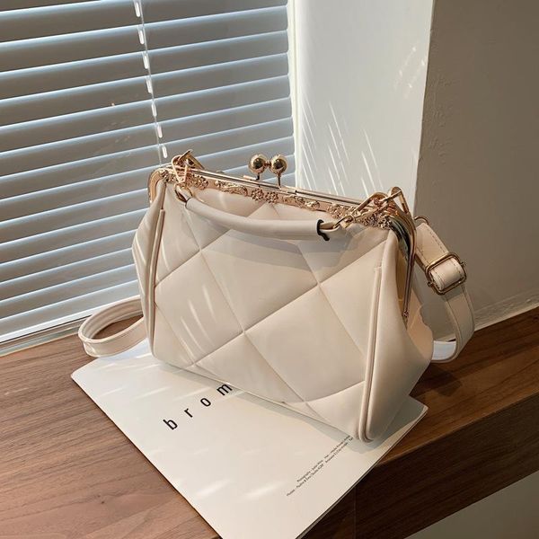 evening bags womens handbags large capacity 2021 fashion portable shoulder women's lattice embroidery messenger bag purses
evening bags womens handbags large capacity 2021 fashion portable shoulder women's lattice embroidery messenger bag purses