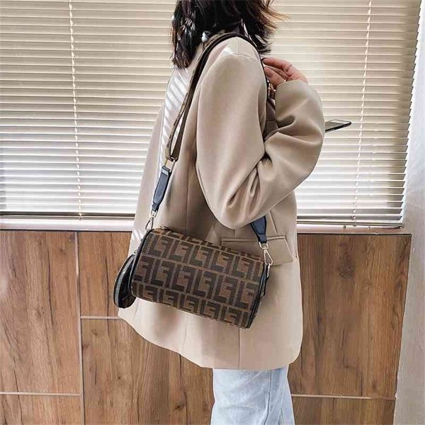 advanced boston women's bag cylinder new fashion pillow one shoulder slant span purses
advanced boston women's bag cylinder new fashion pillow one shoulder slant span purses
