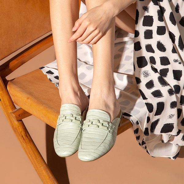 dress shoes mules slippers women calf leather alligator pattern chain detail slip-on outdoor ladies flat shoes handmade 36147, Black
dress shoes mules slippers women calf leather alligator pattern chain detail slip-on outdoor ladies flat shoes handmade 36147, Black