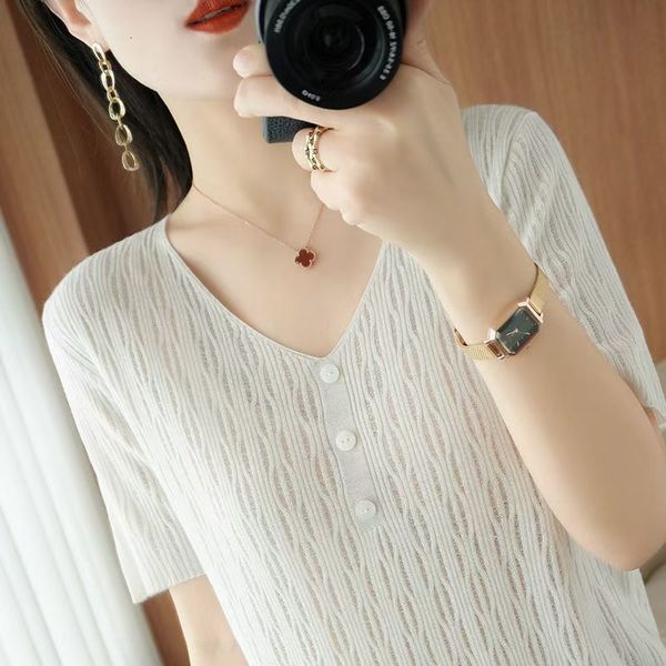 T-shirt 2021 spring and summer new trend short sleeve Korean V-neck loose thin top bottomed T-shirt women's wear, White
T-shirt 2021 spring and summer new trend short sleeve Korean V-neck loose thin top bottomed T-shirt women's wear, White