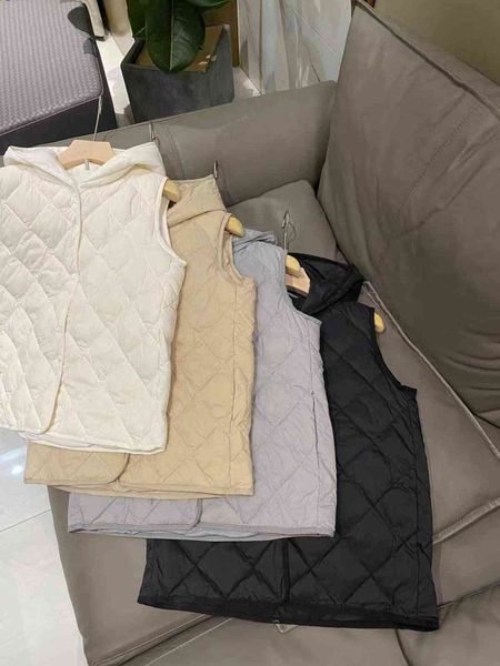 exquisite workmanship 90 down white duck diamond lattice light hooded vest et women's autumn and winter, Black;white
exquisite workmanship 90 down white duck diamond lattice light hooded vest et women's autumn and winter, Black;white