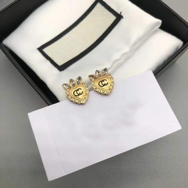 2021 trending luxury brands retro heart zircon earrings men wedding womens earrings stud earrings couple 925 silver
2021 trending luxury brands retro heart zircon earrings men wedding womens earrings stud earrings couple 925 silver