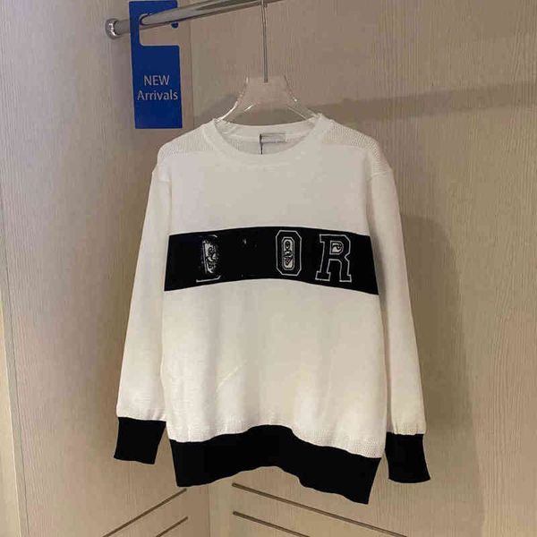 2022 factory wholesale new home early autumn college style letter embroidery round neck casual loose long sleeve women's sweater, White;black
2022 factory wholesale new home early autumn college style letter embroidery round neck casual loose long sleeve women's sweater, White;black