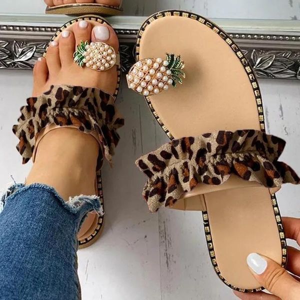 slippers 2021 women flats flowers pearl flip flops appliques casual woman flat shoes plus size comfortable female beach sandals, Black
slippers 2021 women flats flowers pearl flip flops appliques casual woman flat shoes plus size comfortable female beach sandals, Black