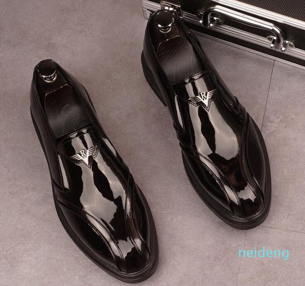 designer men patent leather dress shoes slip-on pointed toes loafers luxury bright leather low heel party wedding flats shoes british 2021, Black
designer men patent leather dress shoes slip-on pointed toes loafers luxury bright leather low heel party wedding flats shoes british 2021, Black