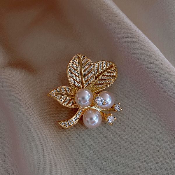 new arrival gold color pearl rhinestones leaf plant brooch lapel pins for women collar accessories jewelry party giftsdio chan contact, Gray
new arrival gold color pearl rhinestones leaf plant brooch lapel pins for women collar accessories jewelry party giftsdio chan contact, Gray